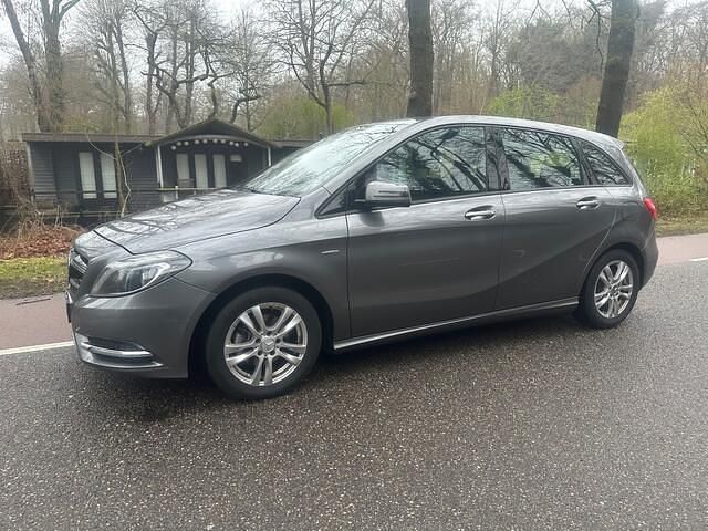 Occasion Mercedes B180 Ambition 122 PK (89 kW) 2012 Grijs MPV