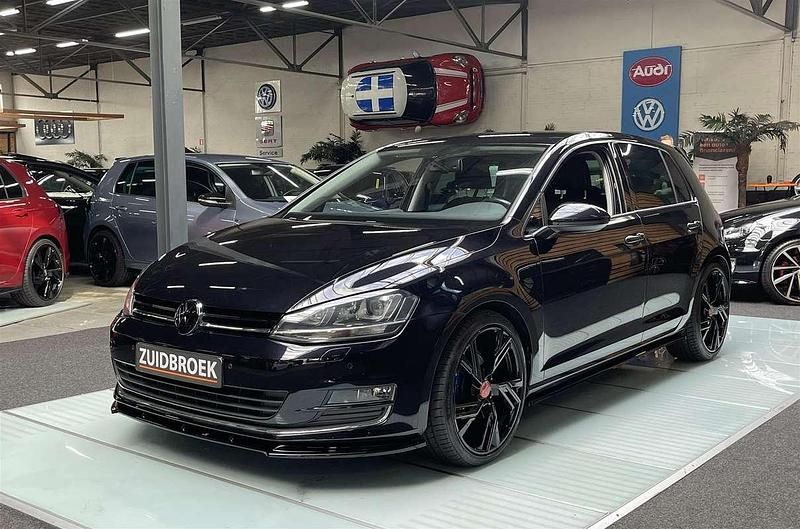 Zwart Gebruikt 2013 VW Golf VII Highline Hatchback | € 14.999 (Duur) - Afbeelding 1/4