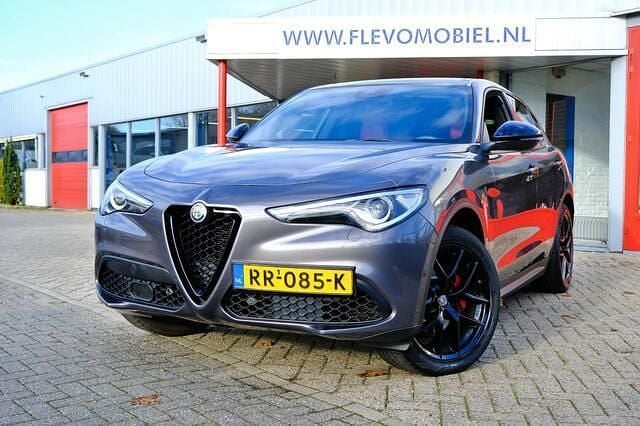Grijs Gebruikt 2018 Alfa Romeo Stelvio Super SUV | € 29.450 (Goede deal) - Afbeelding 1/4