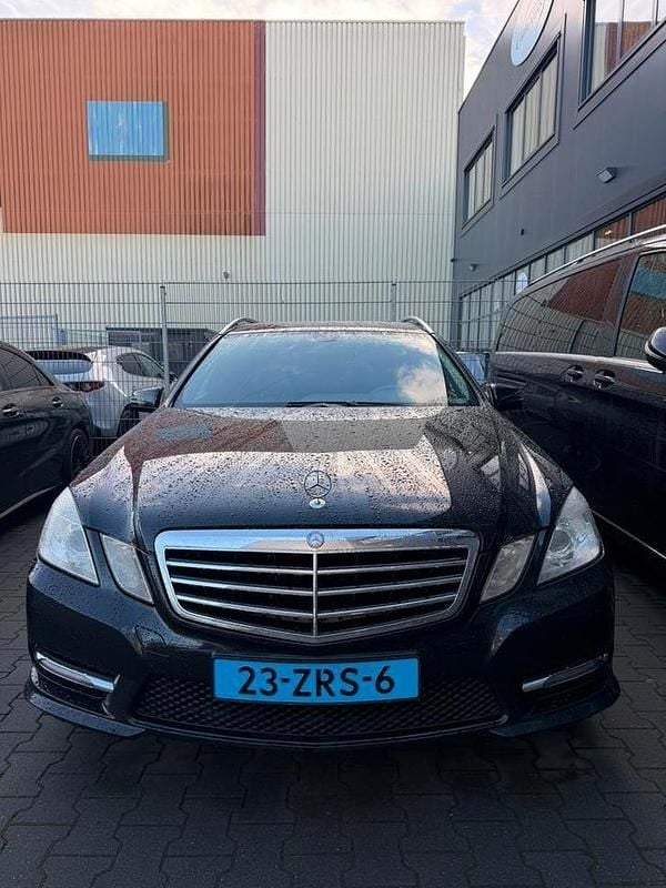 Occasion 2013 Mercedes E200 AMG | € 5.000 (Goede deal) - Afbeelding 1/4