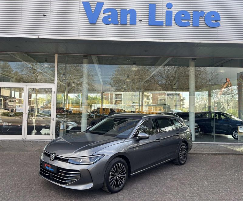 Stationwagon Gebruikt 2024 VW Passat Elegance Stationwagen | € 39.945 (Goede deal) - Afbeelding 1/4
