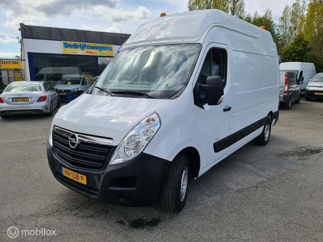 Wit Gebruikt 2015 Opel Movano Van | € 10.750 (Eerlijke prijs) - Afbeelding 1/4