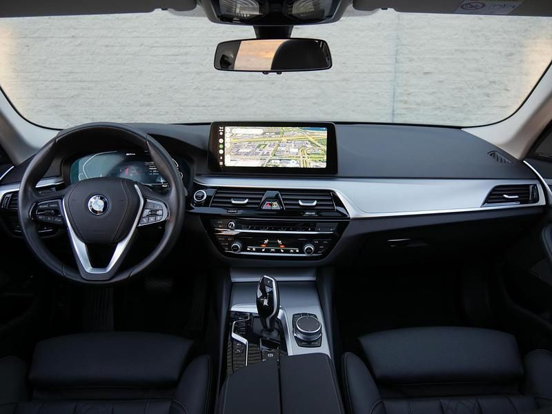 Occasion BMW 530e Comfort Edition 292 PK (214 kW) 2022 Blauw Stationwagen