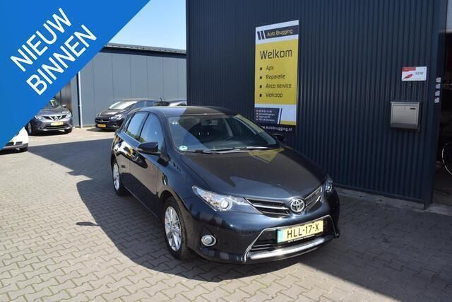 Zwart Gebruikt 2014 Toyota Auris Hatchback | € 10.450 (Super prijs) - Afbeelding 1/4
