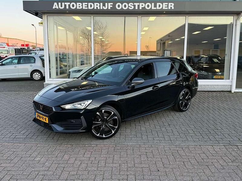 Zwart (metallic) Gebruikt 2021 Cupra Leon Stationwagen | € 22.950 (Goede deal) - Afbeelding 1/4