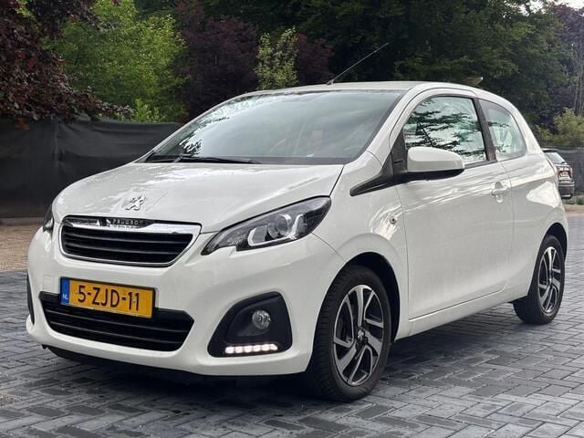 Wit Gebruikt 2015 Peugeot 108 Allure Hatchback | € 4.995 (Goede deal) - Afbeelding 1/4