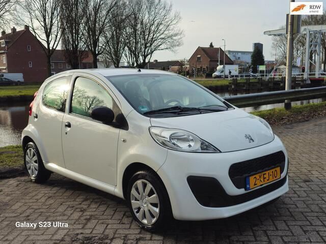 Wit Gebruikt 2014 Peugeot 107 Access Hatchback | € 4.499 (Eerlijke prijs) - Afbeelding 1/4