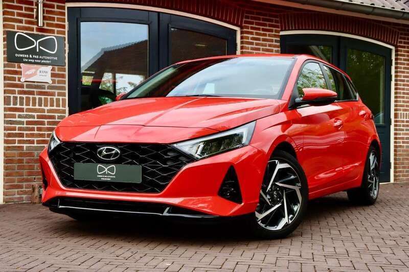 Rood, metallic lak Gebruikt 2020 Hyundai i20 Comfort Hatchback | € 14.950 (Eerlijke prijs) - Afbeelding 1/3
