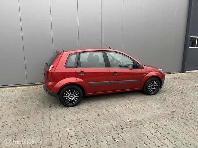 Occasion Ford Fiesta Cool & Sound Edition 69 PK (50 kW) 2007 Oranje Hatchback