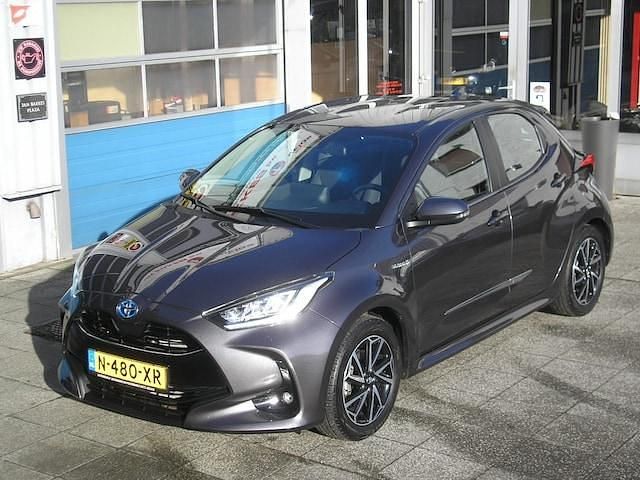 Occasion Toyota Yaris Hybrid 92 PK (67 kW) 2020 Grijs Hatchback