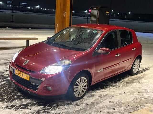 Occasion Renault Clio II 89 PK (65 kW) 2011 Rood Hatchback