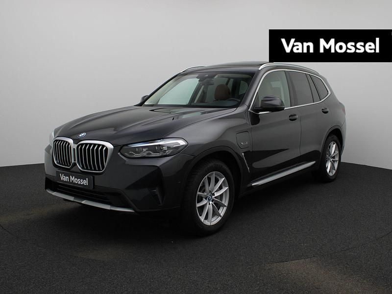 Grijs Occasion 2022 BMW X3 Comfort Edition SUV | € 40.945 (Goede deal) - Afbeelding 1/3