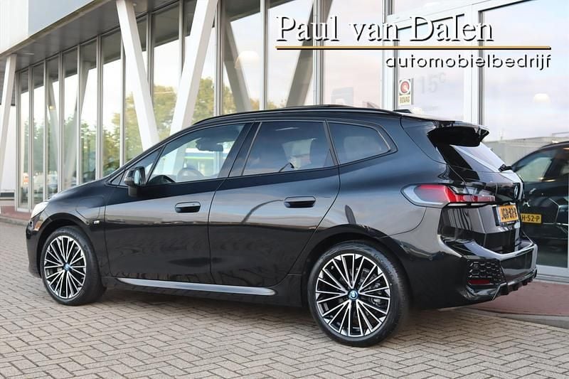 Zwart Gebruikt 2024 BMW 225 Active Tourer M Sport MPV | € 38.450 (Super prijs) - Afbeelding 1/4