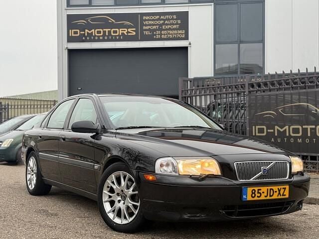 Zwart (metallic) Occasion 2002 Volvo S80 Dynamic Sedan | € 2.499 (Eerlijke prijs) - Afbeelding 1/3