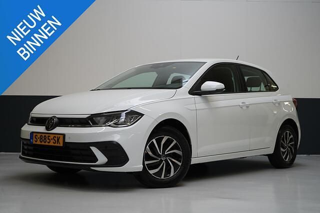 Wit Occasion 2022 VW Polo Hatchback | € 18.995 (Eerlijke prijs) - Afbeelding 1/4