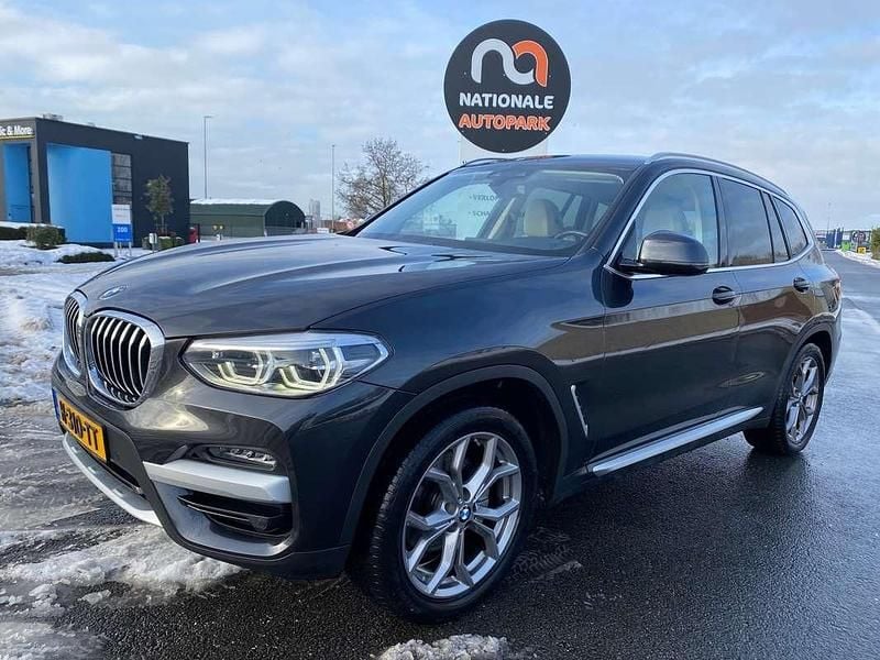 Grijs Occasion 2020 BMW X3 Executive SUV | € 22.091 - Afbeelding 1/4