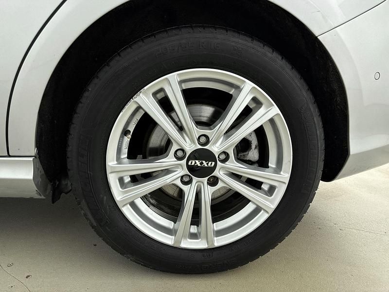 Occasion Mercedes B180 Style 122 PK (89 kW) 2016 Zilver MPV