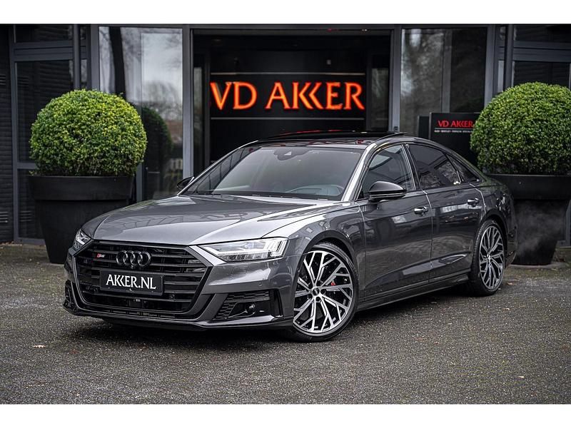 Grijs Gebruikt 2021 Audi S8 Advanced Sedan | € 92.450 - Afbeelding 1/4