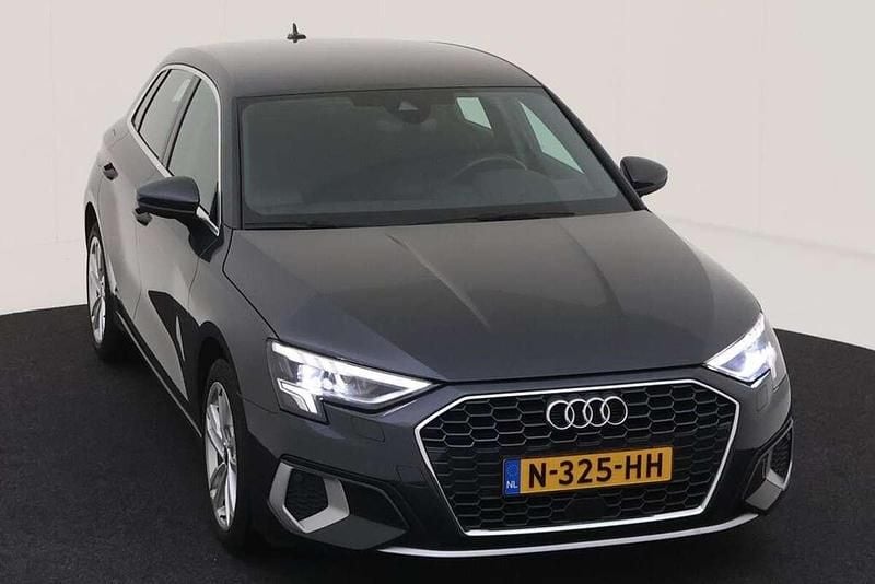 Grijs Gebruikt 2021 Audi A3 Sportback e-tron Hatchback | € 22.900 (Iets duurder) - Afbeelding 1/3