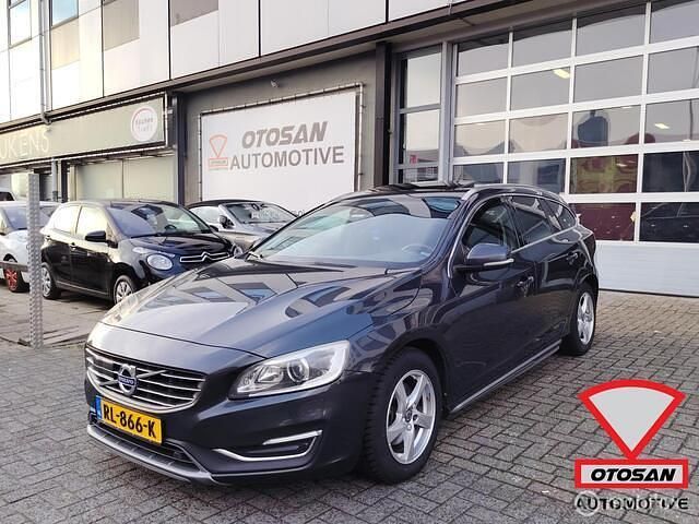Grijs Occasion 2015 Volvo V60 Business Edition Stationwagen | € 7.950 (Goede deal) - Afbeelding 1/4