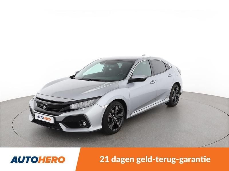 Grijs (metallic) Gebruikt 2018 Honda Civic Executive Hatchback | € 16.349 (Super prijs) - Afbeelding 1/4