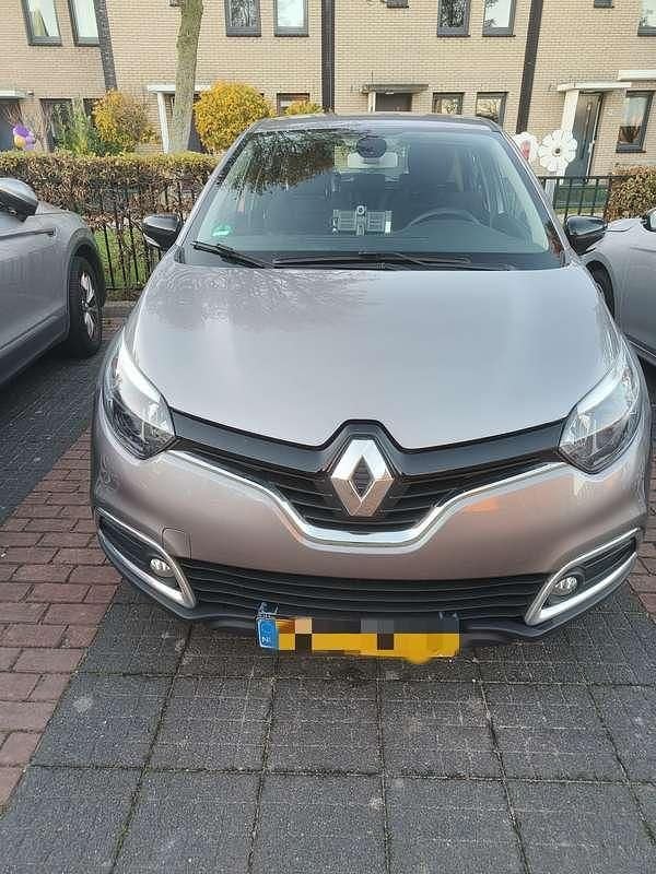 Grijs Occasion 2016 Renault Captur Dynamique SUV | € 12.000 (Goede deal) - Afbeelding 1/4