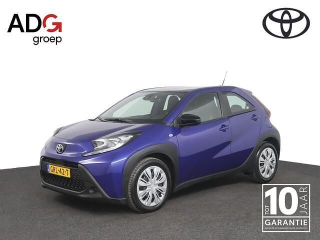 Blauw Gebruikt 2024 Toyota Aygo Play Hatchback | € 18.950 (Eerlijke prijs) - Afbeelding 1/4