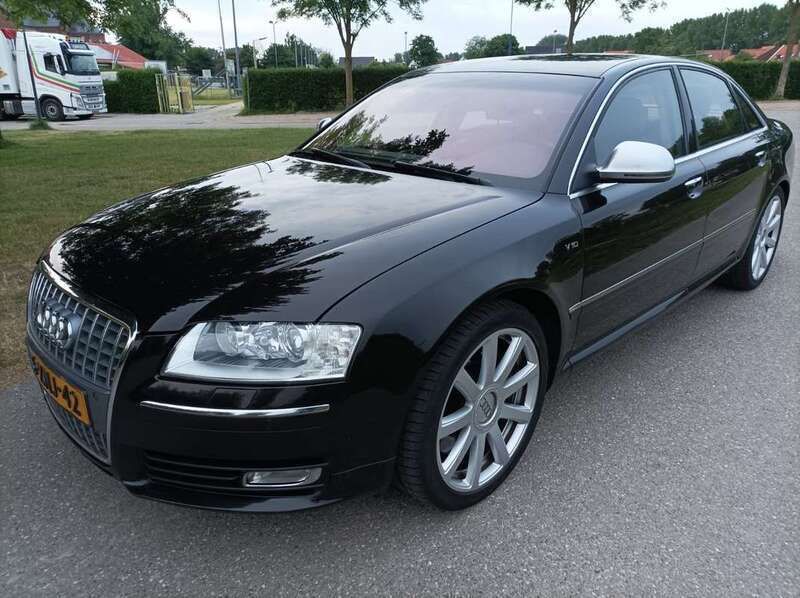 Zwart Gebruikt 2010 Audi S8 Sedan | € 17.225 - Afbeelding 1/4