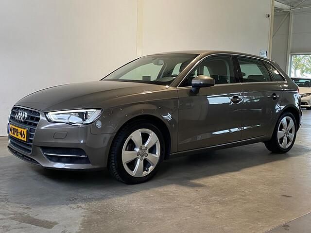 Grijs Occasion 2014 Audi A3 Sportback Hatchback | € 11.950 (Goede deal) - Afbeelding 1/4