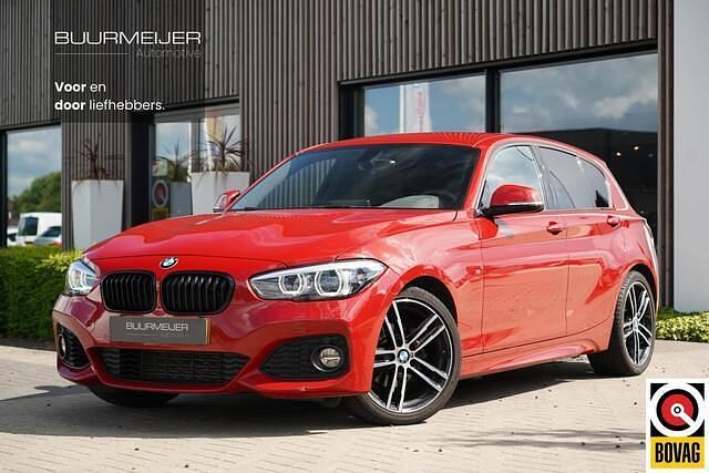 Rood Gebruikt 2018 BMW 118 Executive Hatchback | € 15.900 (Eerlijke prijs) - Afbeelding 1/4