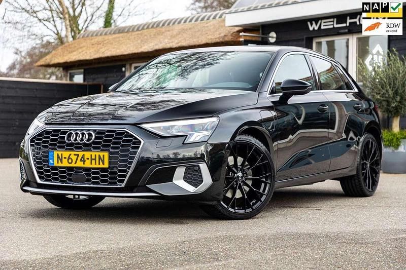 Occasion Audi A3 Sportback e-tron Business 150 PK (110 kW) 2021 Zwart Hatchback