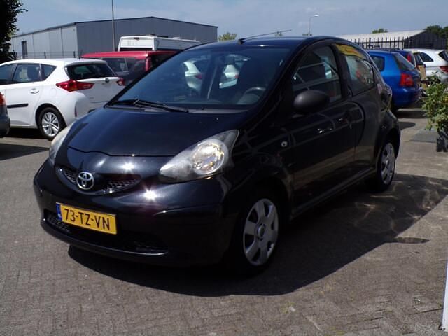 Occasion Toyota Aygo 68 PK (50 kW) 2007 Zwart Hatchback