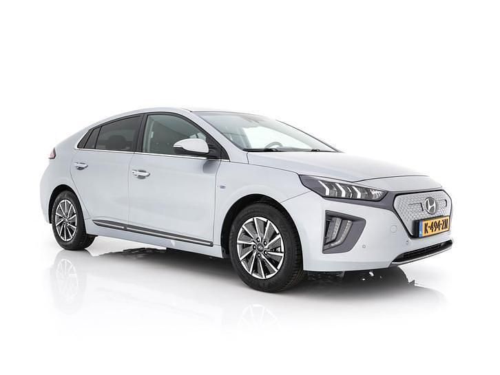 Grijs (metallic) Gebruikt 2021 Hyundai Ioniq Premium Hatchback | € 13.445 (Eerlijke prijs) - Afbeelding 1/4