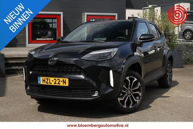 Zwart Nieuw 2025 Toyota Yaris Cross SUV | € 31.900 (Iets duurder) - Afbeelding 1/4