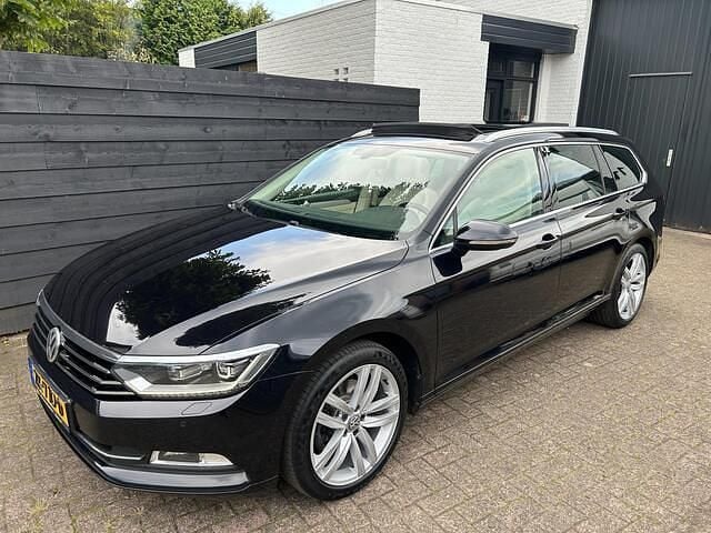 Zwart Gebruikt 2015 VW Passat Edition Stationwagen | € 8.950 (Duur) - Afbeelding 1/4
