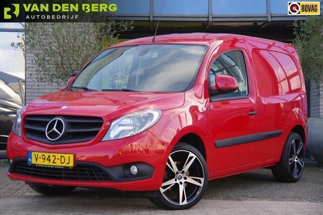 Rood Gebruikt 2017 Mercedes Citan 112 Van | € 13.950 (Eerlijke prijs) - Afbeelding 1/4