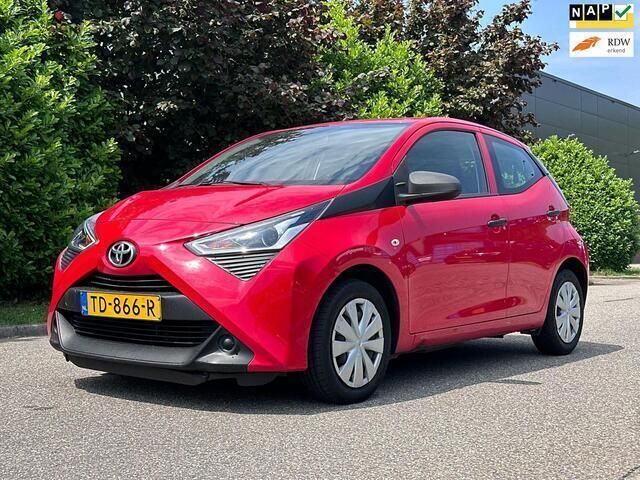 Occasion Toyota Aygo 72 PK (52 kW) 2018 Rood Hatchback