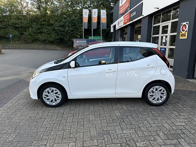 Occasion Toyota Aygo X-play 73 PK (53 kW) 2021 Wit Hatchback