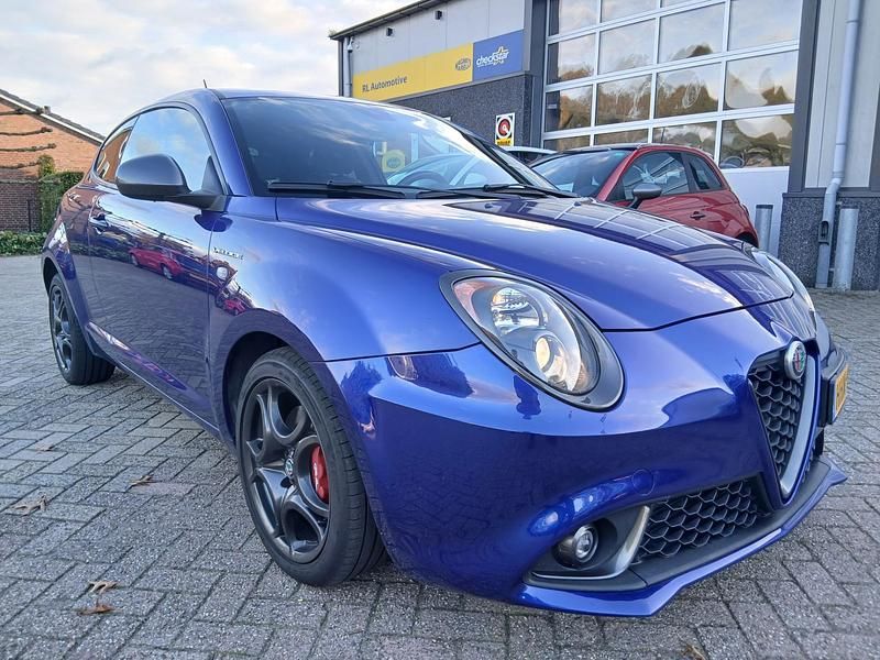 Blauw Gebruikt 2017 Alfa Romeo MiTo Veloce Hatchback | € 11.495 (Iets duurder) - Afbeelding 1/4