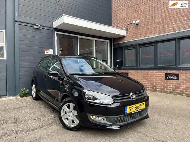 Zwart Gebruikt 2013 VW Polo Highline Hatchback | € 7.250 (Eerlijke prijs) - Afbeelding 1/4