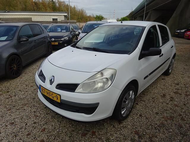 Wit Gebruikt 2008 Renault Clio R.S. Authentique Hatchback | € 1.795 (Eerlijke prijs) - Afbeelding 1/4