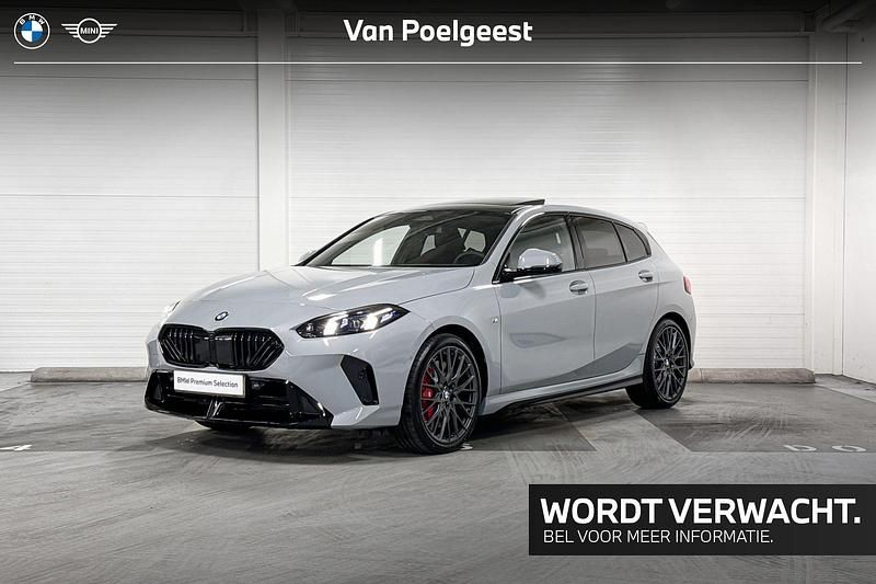 Grijs Gebruikt 2025 BMW 120 M Sport Hatchback | € 42.900 (Iets duurder) - Afbeelding 1/4