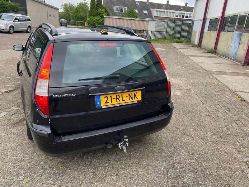 Zwart Gebruikt 2005 Ford Mondeo Futura Stationwagen | € 1.050 (Super prijs) - Afbeelding 1/4