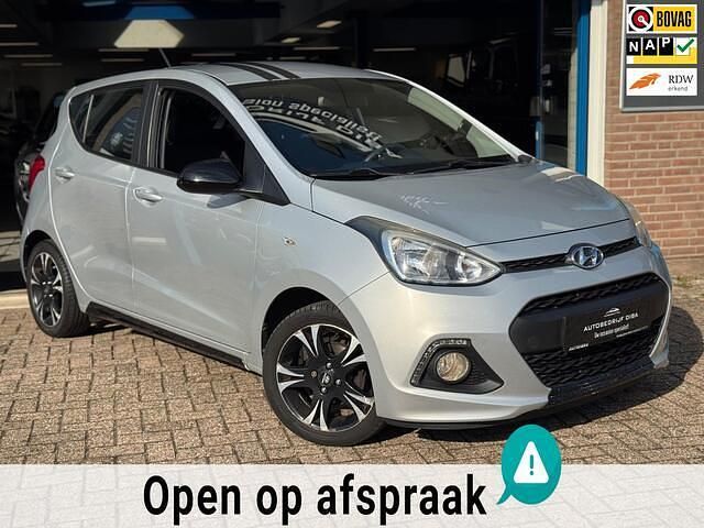 Grijs Gebruikt 2014 Hyundai i10 Comfort Hatchback | € 5.950 (Eerlijke prijs) - Afbeelding 1/4