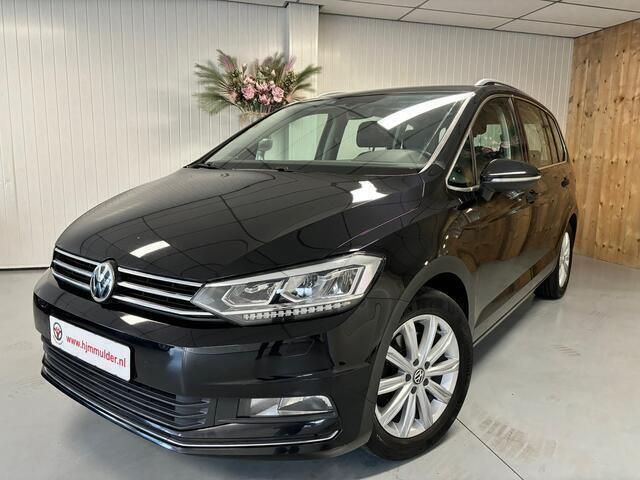 Zwart, metallic lak Gebruikt 2016 VW Touran Highline MPV | € 18.950 (Eerlijke prijs) - Afbeelding 1/4