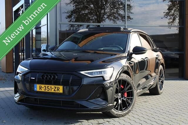Zwart Gebruikt 2023 Audi e-tron S-Line SUV | € 39.950 (Goede deal) - Afbeelding 1/4