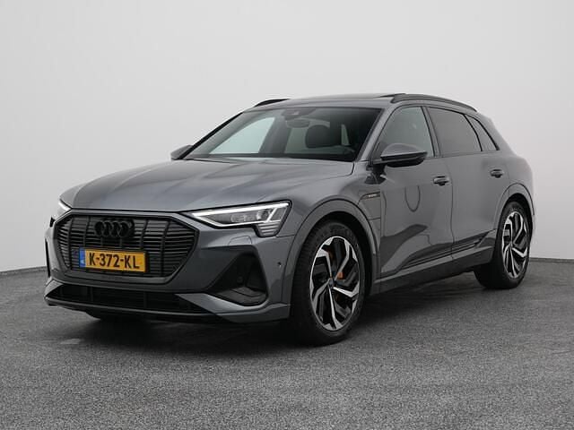 Grijs (metallic) Occasion 2020 Audi e-tron Comfort SUV | € 22.900 (Super prijs) - Afbeelding 1/4