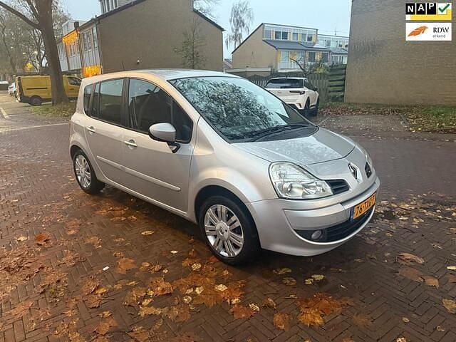 Grijs Gebruikt 2012 Renault Grand Modus MPV | € 4.999 (Goede deal) - Afbeelding 1/4