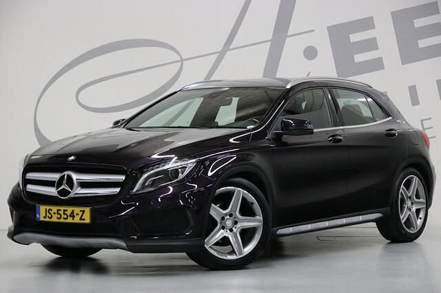 Paars, metallic lak Gebruikt 2016 Mercedes GLA200 AMG SUV | € 19.950 (Eerlijke prijs) - Afbeelding 1/4