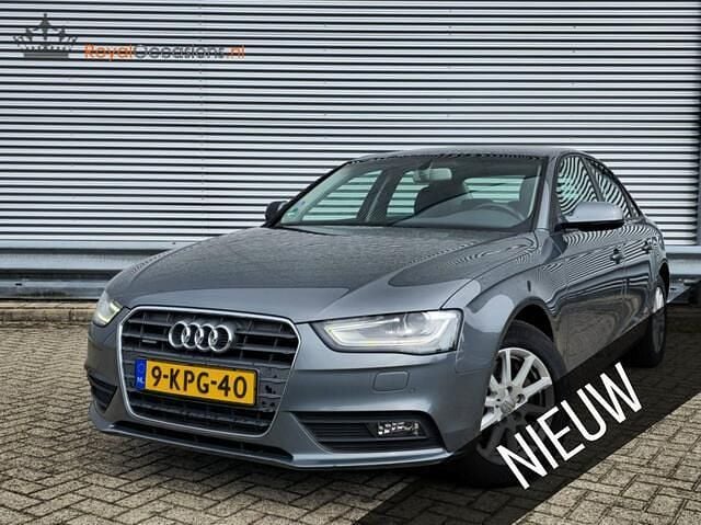 Grijs Occasion 2013 Audi A4 Proline Sedan | € 11.950 (Duur) - Afbeelding 1/4
